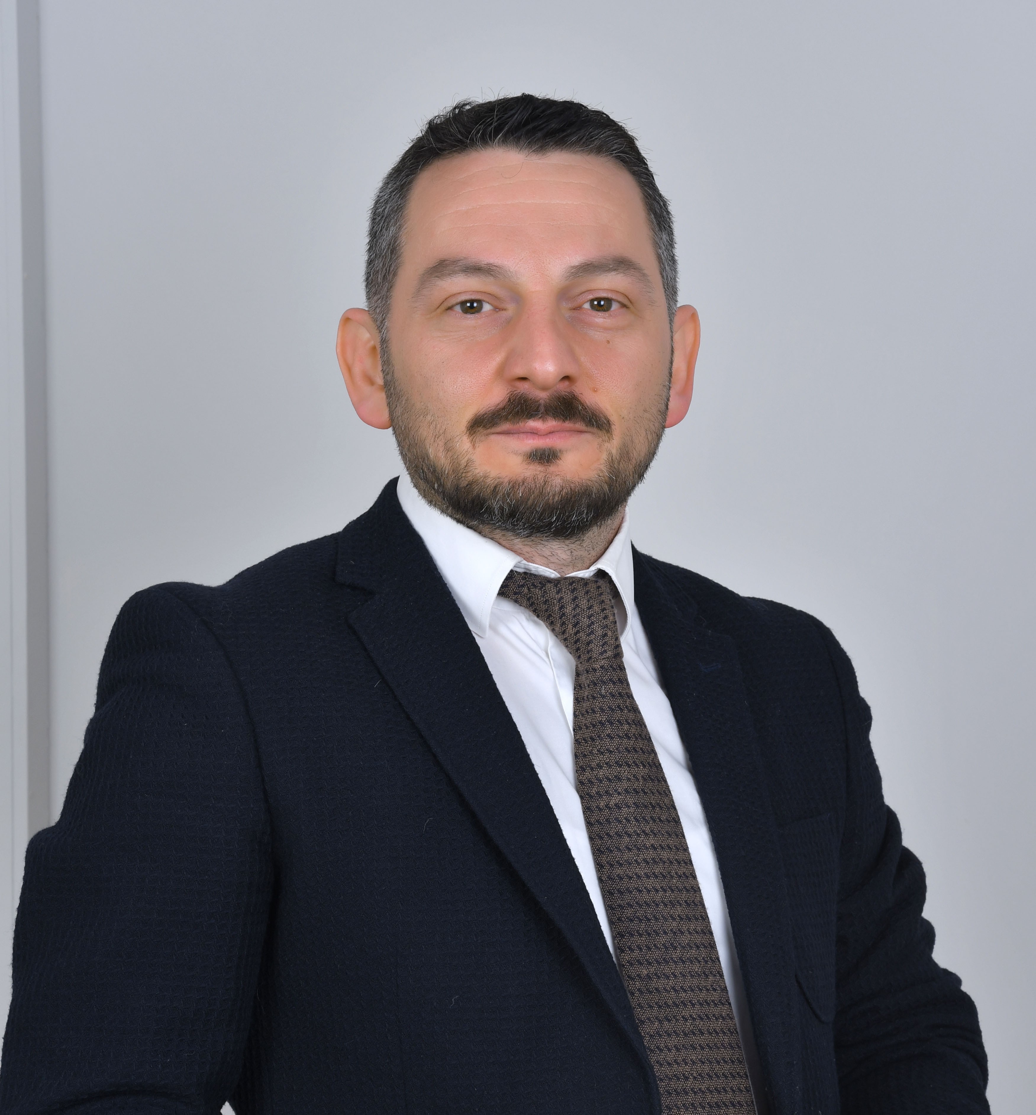 Aytekin Kalender Kimdir?